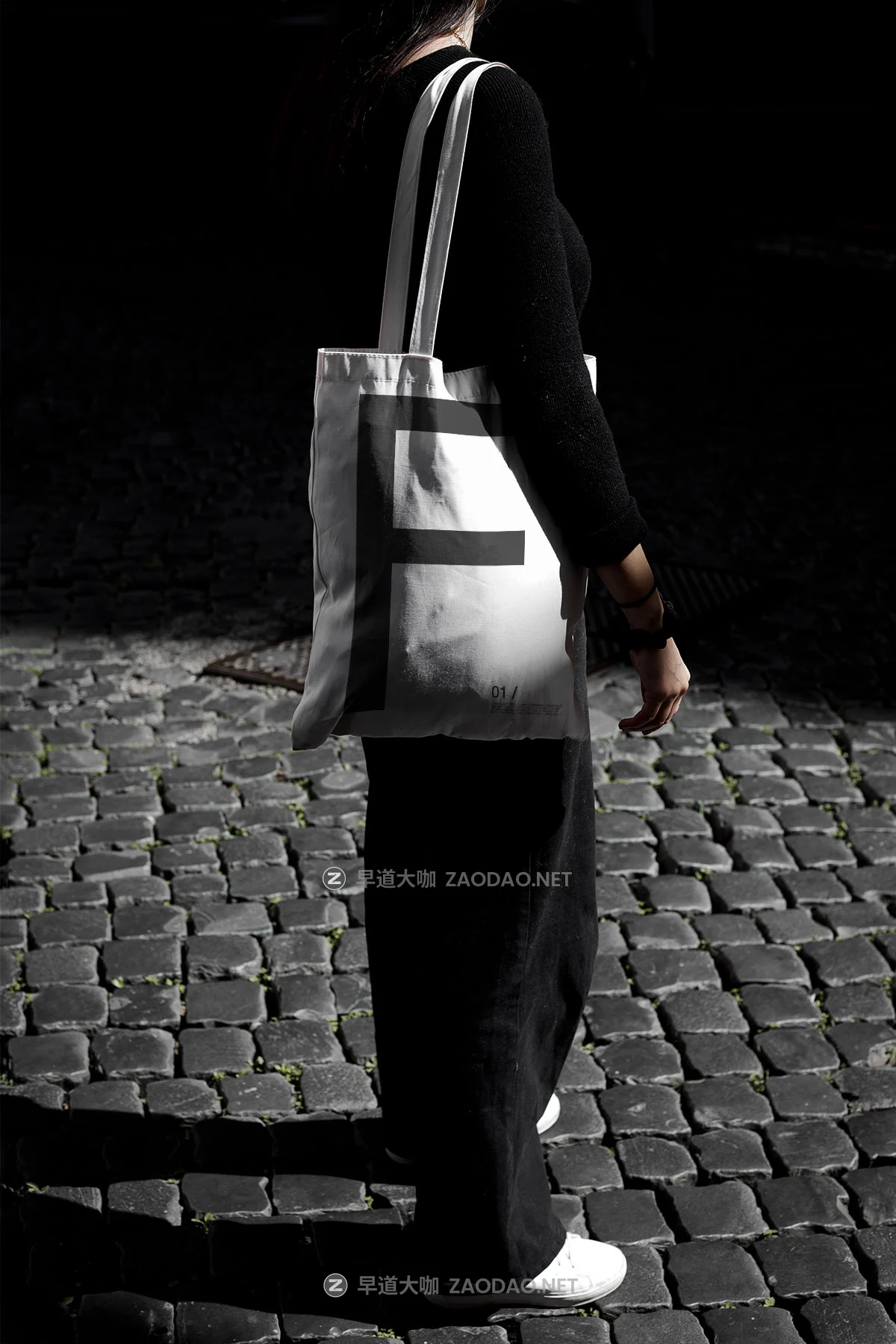 8款国外小众棒球帽帆布袋报纸海报招贴设计展示效果图PSD样机模板 Format Mockup – BATCH 003 Collection P2插图1 8款国外小众棒球帽帆布袋报纸海报招贴设计展示效果图PSD样机模板 Format Mockup – BATCH 003 Collection P2插图1