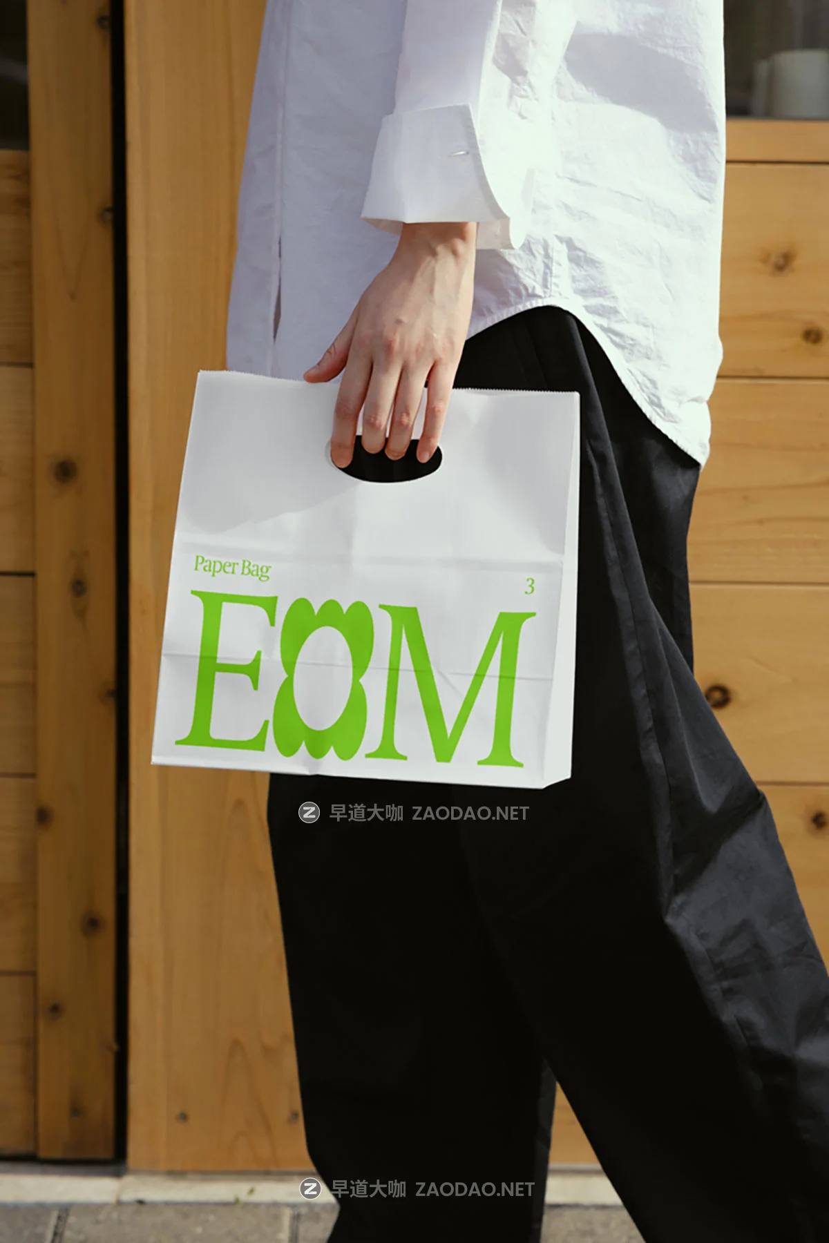 8款国外小众咖啡VI设计手提纸杯塑料杯名片包装箱包装袋海报展示贴图PSD样机模板 Scene Number Mockup – S#1 EOM Collection P1插图3 8款国外小众咖啡VI设计手提纸杯塑料杯名片包装箱包装袋海报展示贴图PSD样机模板 Scene Number Mockup – S#1 EOM Collection P1插图3