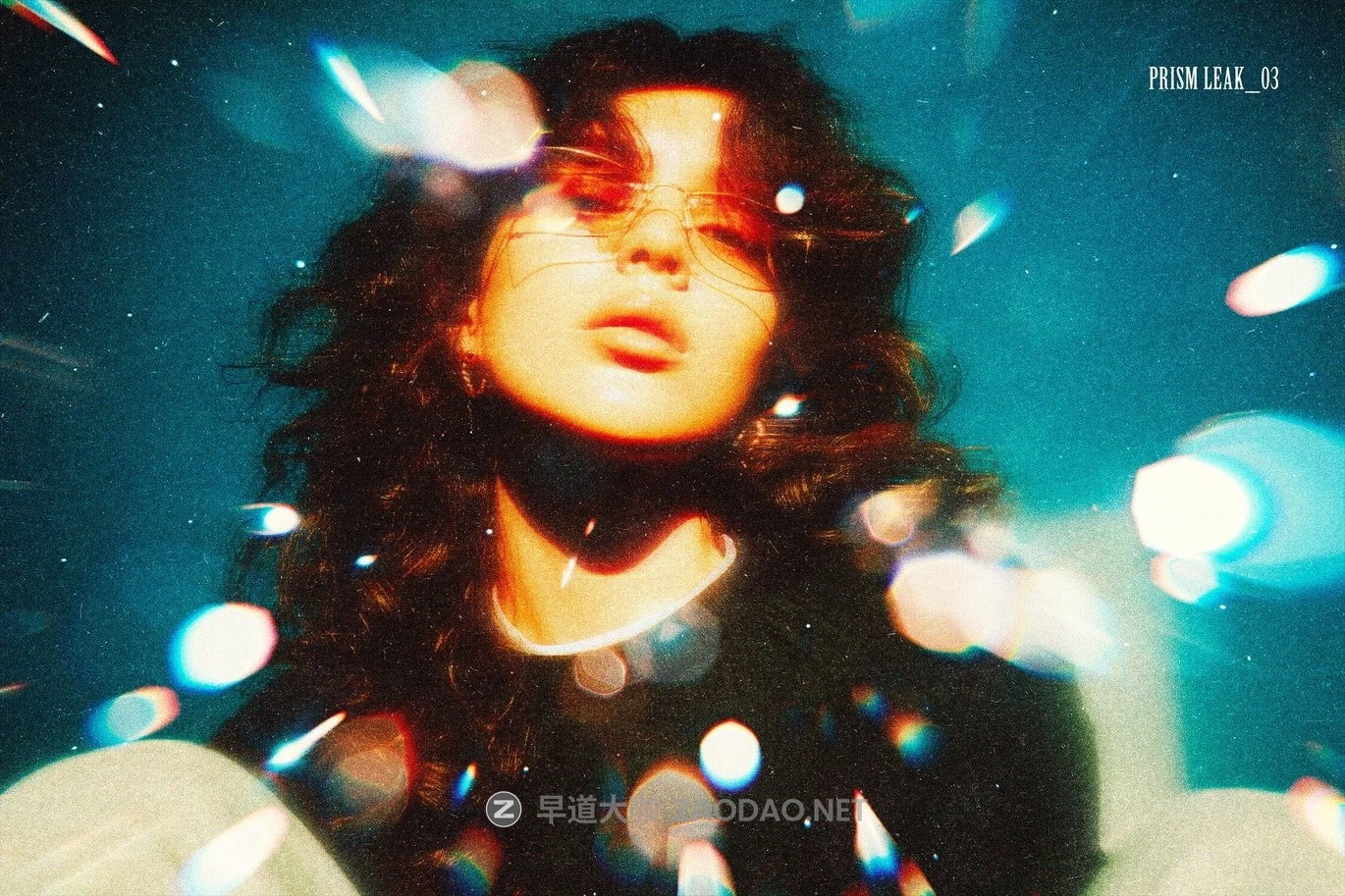 棱镜光影模糊颗粒照片效果ps特效滤镜样机 Prismic Light Photo Effect插图1 棱镜光影模糊颗粒照片效果ps特效滤镜样机 Prismic Light Photo Effect插图1