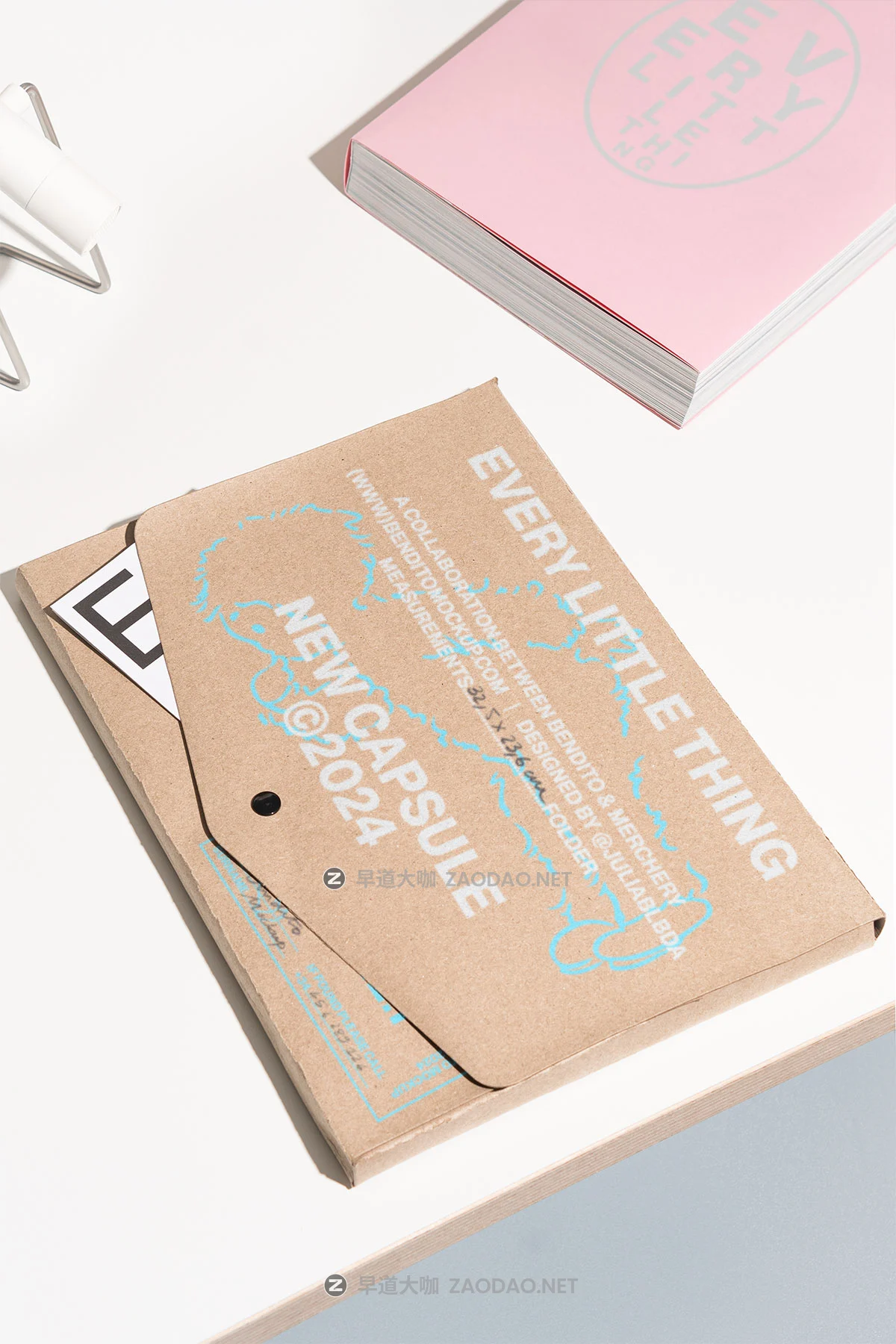 7款国外小众T恤袜子保温水杯笔记本巧克力包装品牌VI设计PS展示效果图样机模板 Bendito Mockup – Every Little Thing P5插图6 7款国外小众T恤袜子保温水杯笔记本巧克力包装品牌VI设计PS展示效果图样机模板 Bendito Mockup – Every Little Thing P5插图6