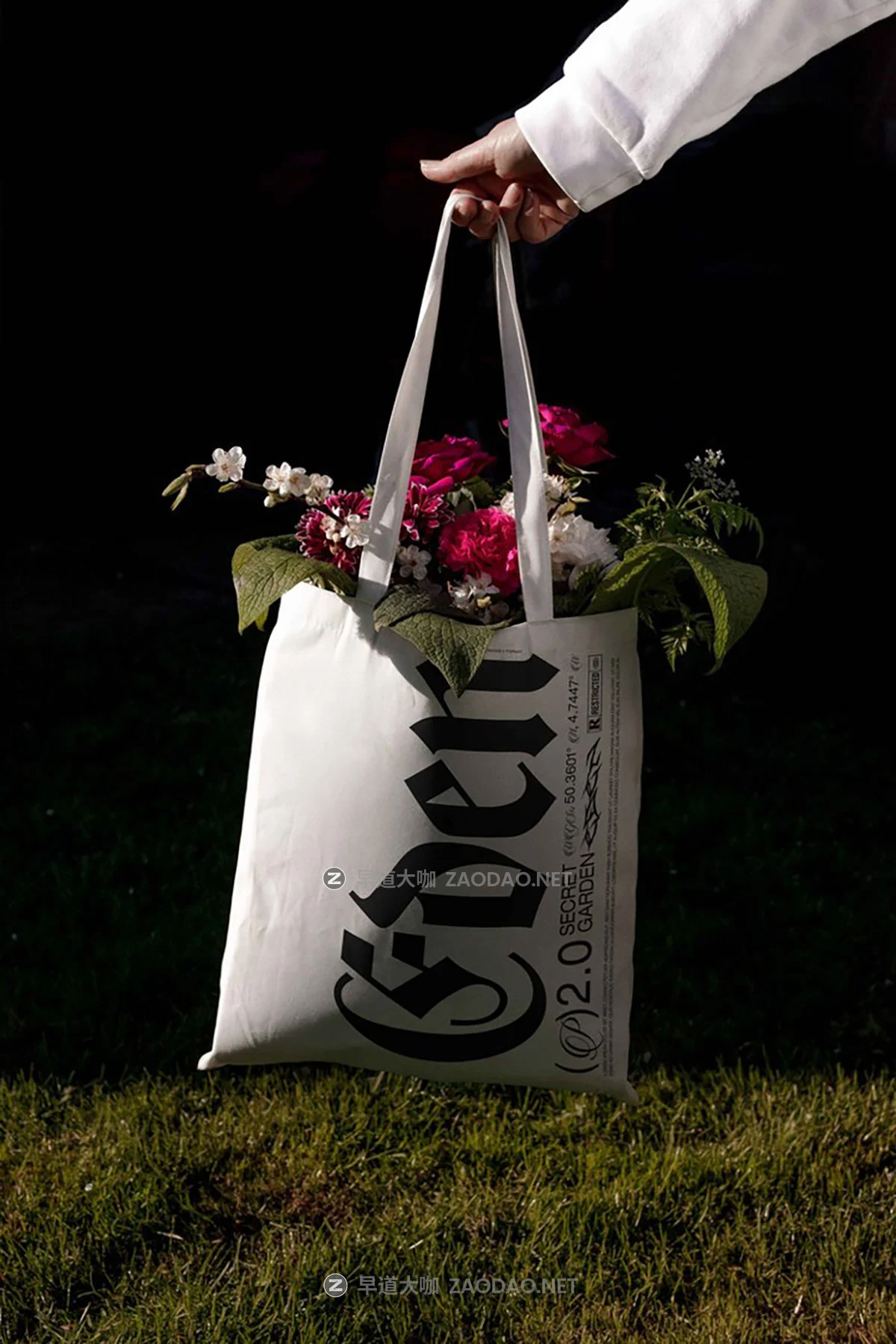 6款小众棒球帽帆布袋作品集设计贴图psd样机模板 Format Mockup – EDEN 02 Collection P2插图2 6款小众棒球帽帆布袋作品集设计贴图psd样机模板 Format Mockup – EDEN 02 Collection P2插图2