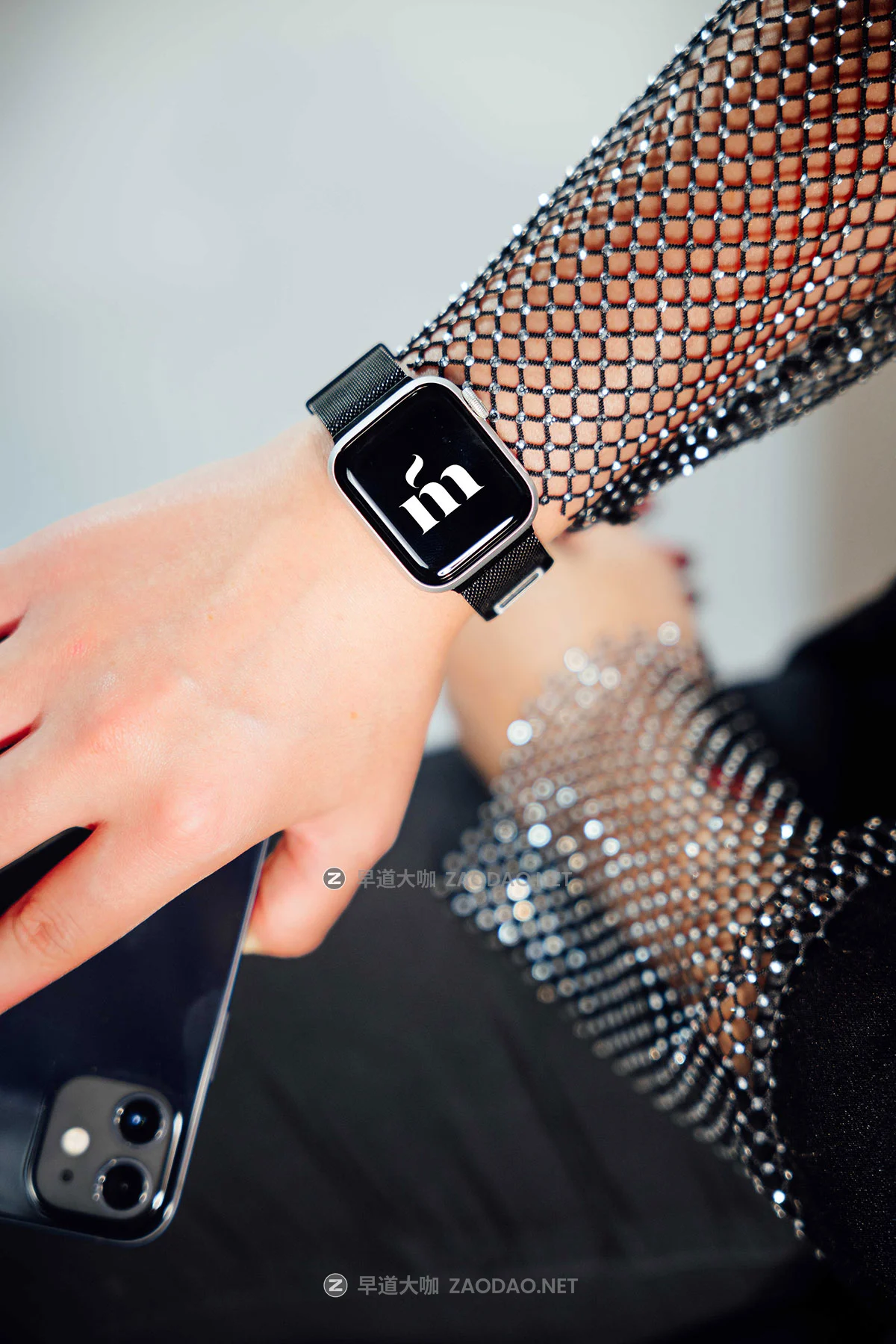 33款国外高级名牌标牌报纸海报扇子帆布袋挂绳渔夫帽手机电脑vi贴图psd样机模板 MelangeMockup – Urban Mood Mockup Collection插图4 33款国外高级名牌标牌报纸海报扇子帆布袋挂绳渔夫帽手机电脑vi贴图psd样机模板 MelangeMockup – Urban Mood Mockup Collection插图4