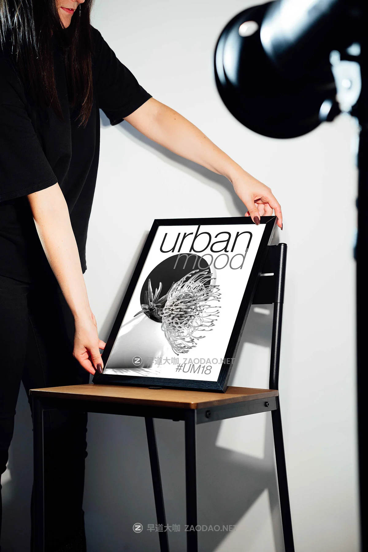 33款国外高级名牌标牌报纸海报扇子帆布袋挂绳渔夫帽手机电脑vi贴图psd样机模板 MelangeMockup – Urban Mood Mockup Collection插图20 33款国外高级名牌标牌报纸海报扇子帆布袋挂绳渔夫帽手机电脑vi贴图psd样机模板 MelangeMockup – Urban Mood Mockup Collection插图20