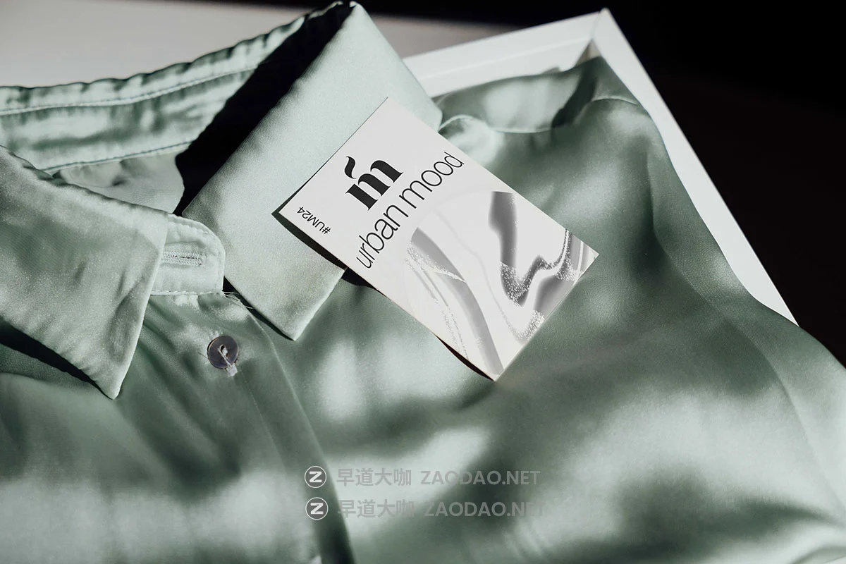 33款国外高级名牌标牌报纸海报扇子帆布袋挂绳渔夫帽手机电脑vi贴图psd样机模板 MelangeMockup – Urban Mood Mockup Collection插图30 33款国外高级名牌标牌报纸海报扇子帆布袋挂绳渔夫帽手机电脑vi贴图psd样机模板 MelangeMockup – Urban Mood Mockup Collection插图30