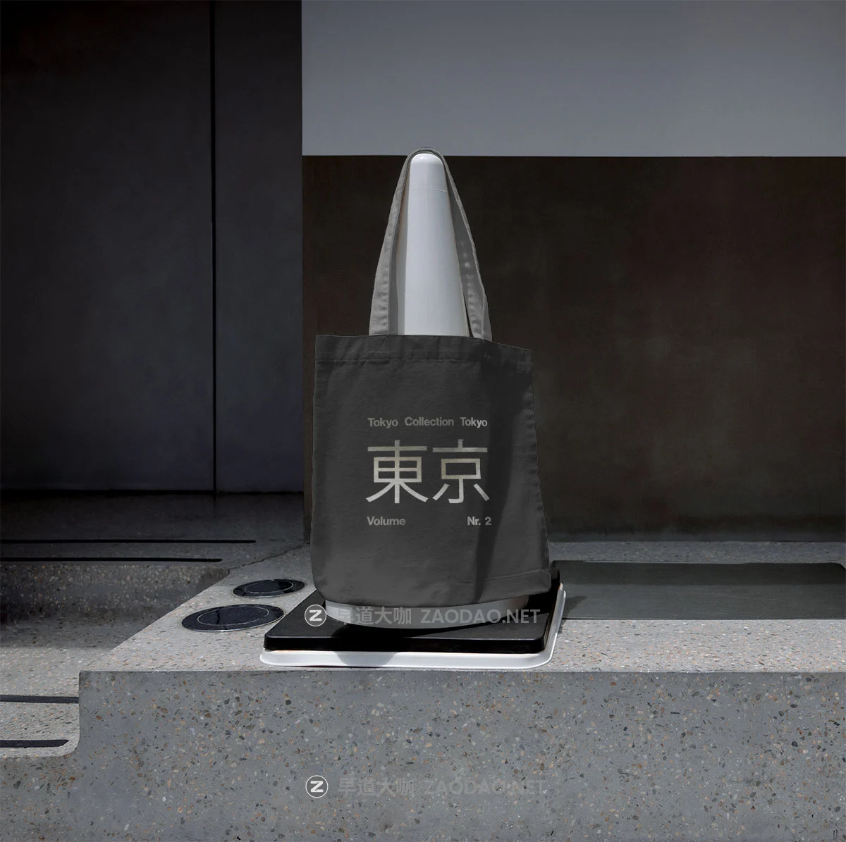 7款东京城市风情帆布袋海报书籍警示牌广告牌vi设计贴图psd样机mockup模板素材 Akoya Mockup – Tokyo Collection P2插图1 7款东京城市风情帆布袋海报书籍警示牌广告牌vi设计贴图psd样机mockup模板素材 Akoya Mockup – Tokyo Collection P2插图1