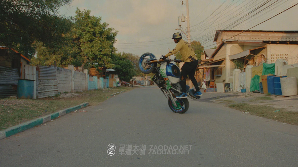 怀旧高级柯达500T胶片色彩风格化扫街旅拍视频LUT调色预设 Gamut – Cineclipse+插图12 怀旧高级柯达500T胶片色彩风格化扫街旅拍视频LUT调色预设 Gamut – Cineclipse+插图12