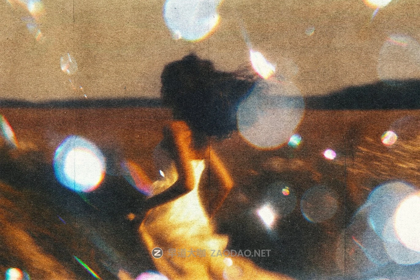 复古颗粒模糊漏光照片效果ps特效滤镜样机 Vintage Bokeh Leak Photo Effect插图1 复古颗粒模糊漏光照片效果ps特效滤镜样机 Vintage Bokeh Leak Photo Effect插图1