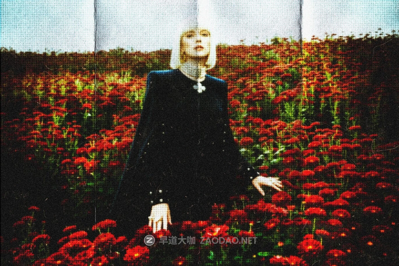 复古做旧半调颗粒折痕照片效果ps特效滤镜样机 Halftone Folded Photo Card Effect插图2 复古做旧半调颗粒折痕照片效果ps特效滤镜样机 Halftone Folded Photo Card Effect插图2