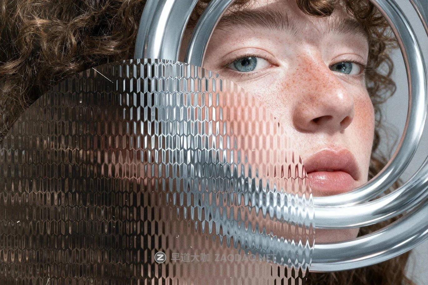 透明玻璃折射燥点划痕照片效果ps特效滤镜样机 Glass Distort Photo Effect插图3 透明玻璃折射燥点划痕照片效果ps特效滤镜样机 Glass Distort Photo Effect插图3