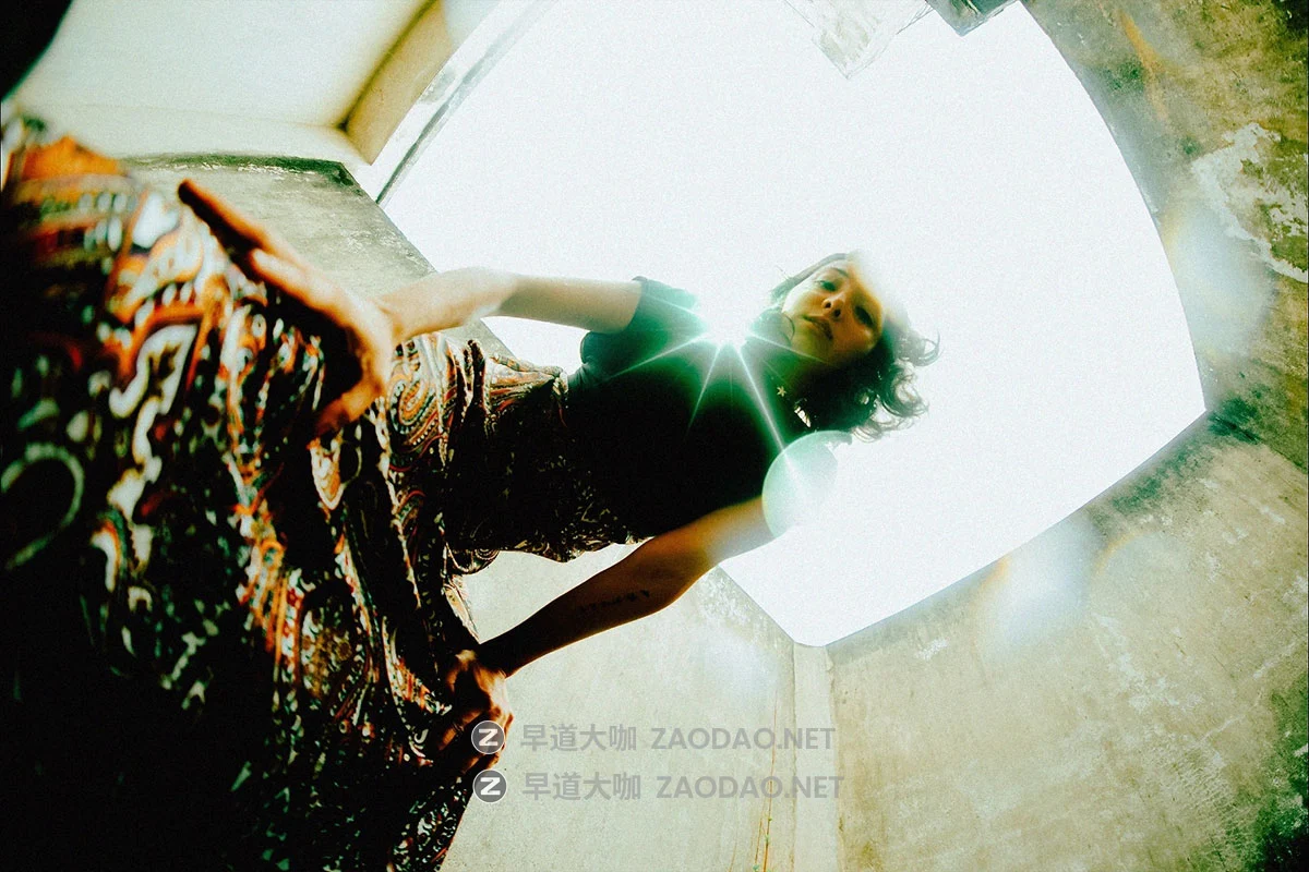 40款高光灯光点镜头光斑光晕星光耀光眩光电影感高清特效图片素材 Lens Flare Overlays Collection插图1 40款高光灯光点镜头光斑光晕星光耀光眩光电影感高清特效图片素材 Lens Flare Overlays Collection插图1