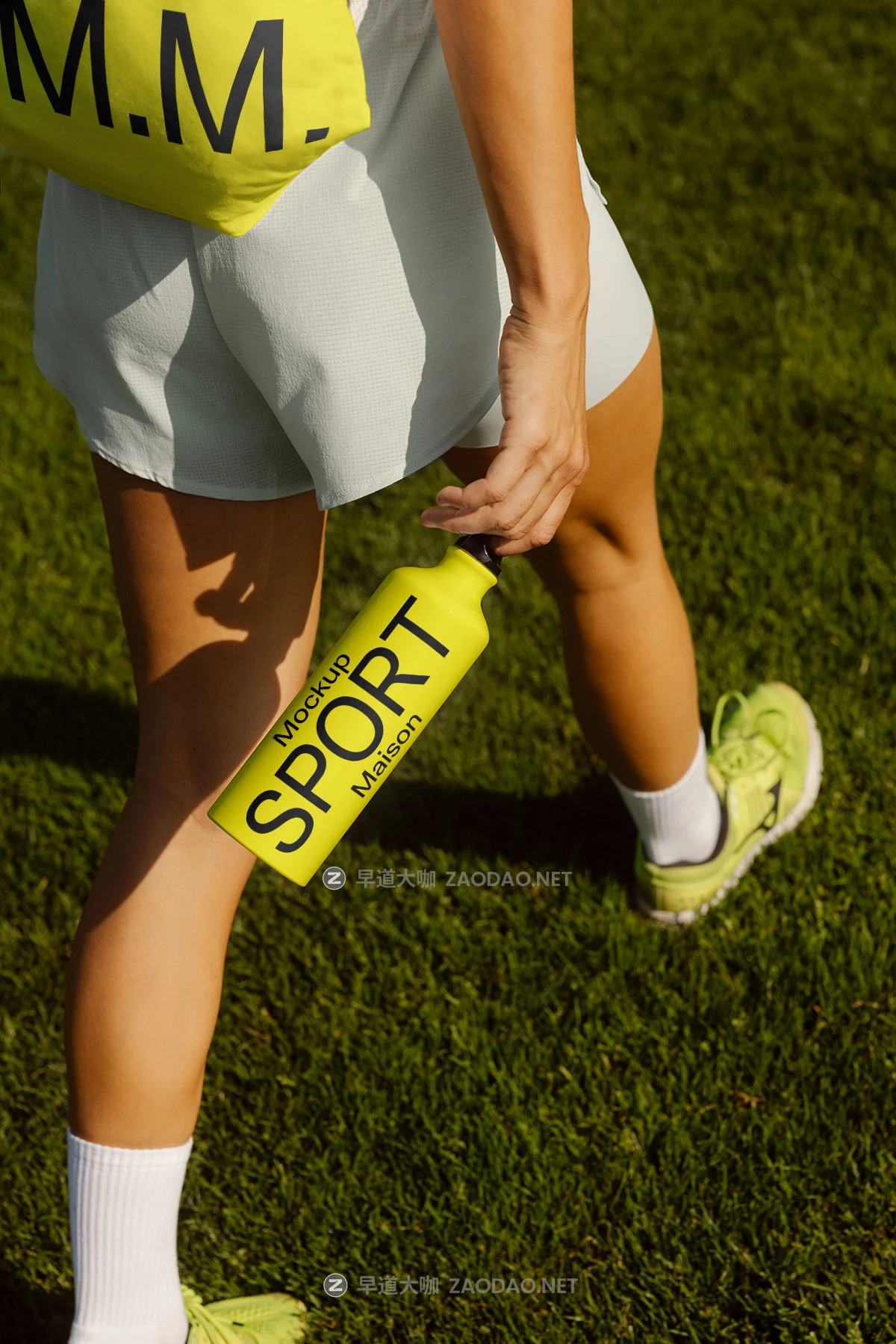 7款高级背包背心T恤毛巾iPhone手机水杯运动品牌VI设计PS贴图样机模板 Mockup.Maison – Sport Collection P5插图4 7款高级背包背心T恤毛巾iPhone手机水杯运动品牌VI设计PS贴图样机模板 Mockup.Maison – Sport Collection P5插图4