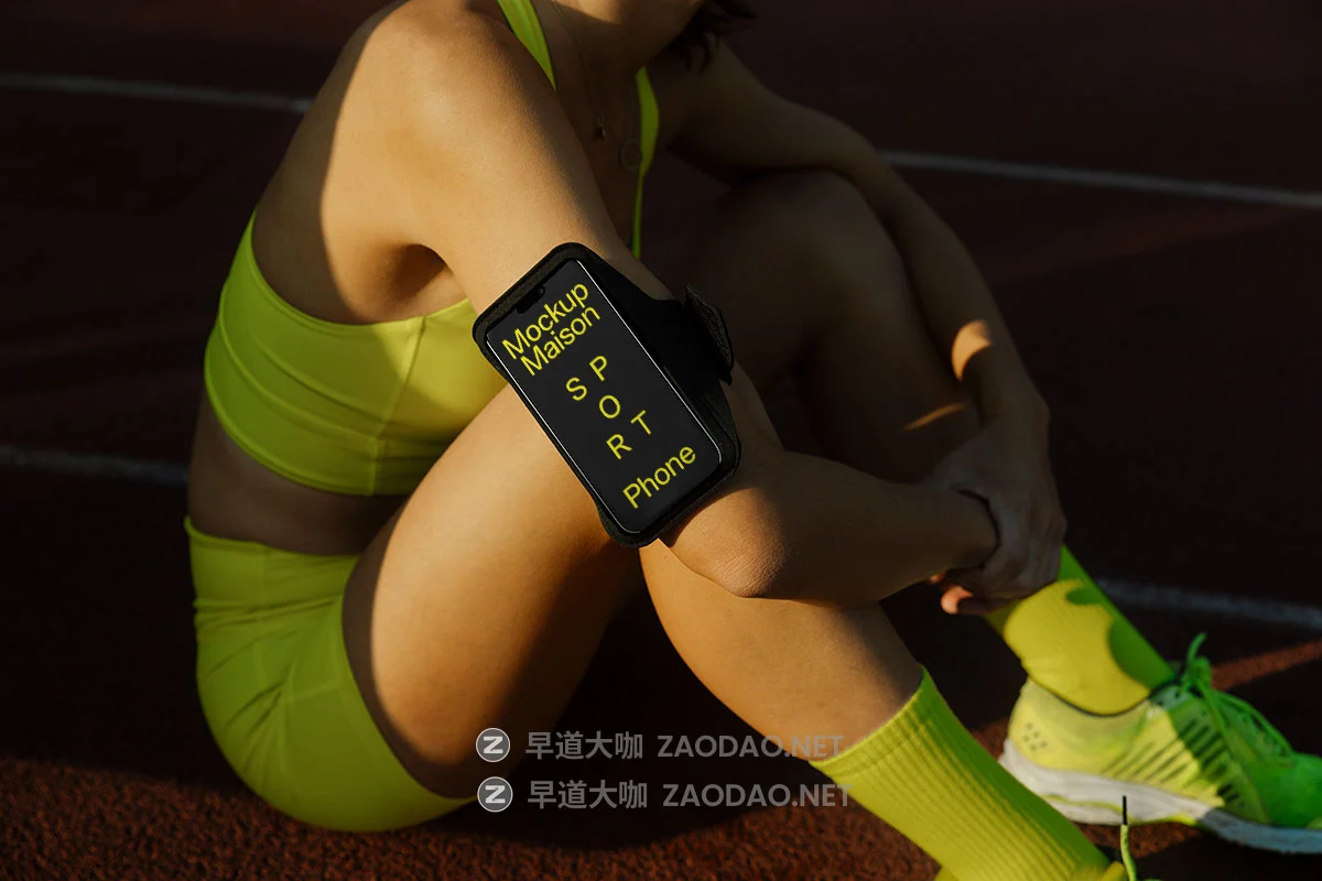 7款高级背包背心T恤毛巾iPhone手机水杯运动品牌VI设计PS贴图样机模板 Mockup.Maison – Sport Collection P5插图3 7款高级背包背心T恤毛巾iPhone手机水杯运动品牌VI设计PS贴图样机模板 Mockup.Maison – Sport Collection P5插图3