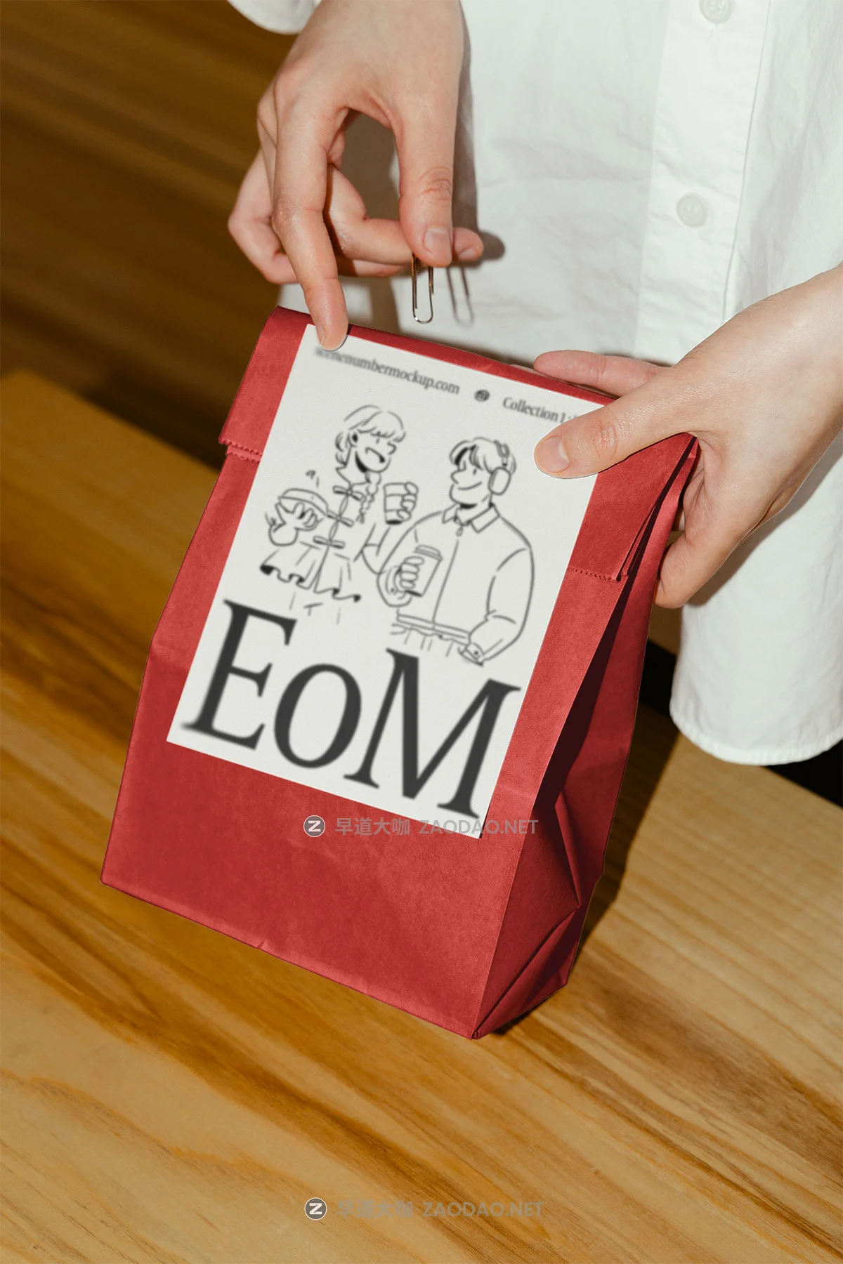 7款质感小众咖啡VI设计手提纸杯塑料杯名片包包装袋海报T恤展示贴图PSD样机模板 Scene Number Mockup – S#1 EOM Collection P2插图2 7款质感小众咖啡VI设计手提纸杯塑料杯名片包包装袋海报T恤展示贴图PSD样机模板 Scene Number Mockup – S#1 EOM Collection P2插图2