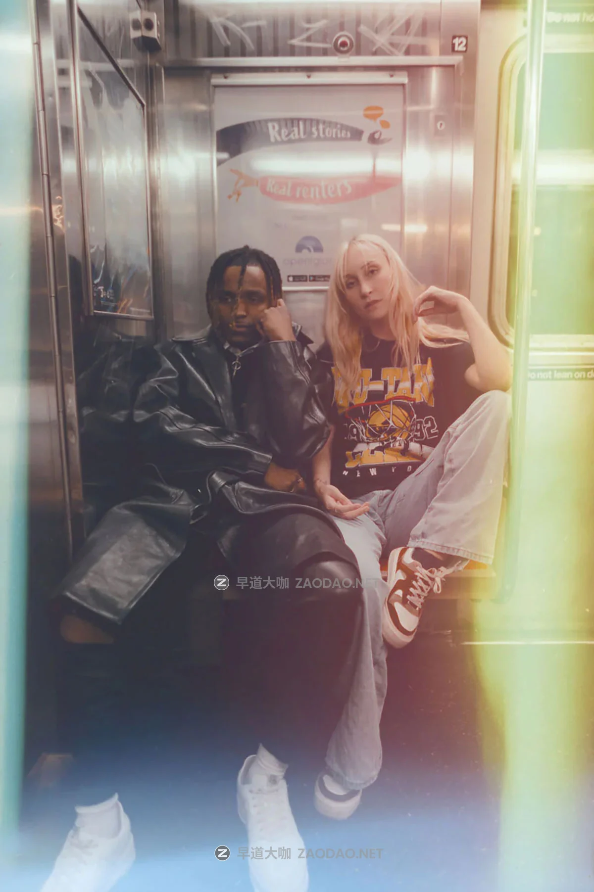 100+款迷幻6K高清灰尘杂点彩色胶片灼伤烧灼漏光光斑视频剪辑叠加效果素材 Sickboat – Color Photo Film Burn Images + Light Leaks (6K)插图15 100+款迷幻6K高清灰尘杂点彩色胶片灼伤烧灼漏光光斑视频剪辑叠加效果素材 Sickboat – Color Photo Film Burn Images + Light Leaks (6K)插图15