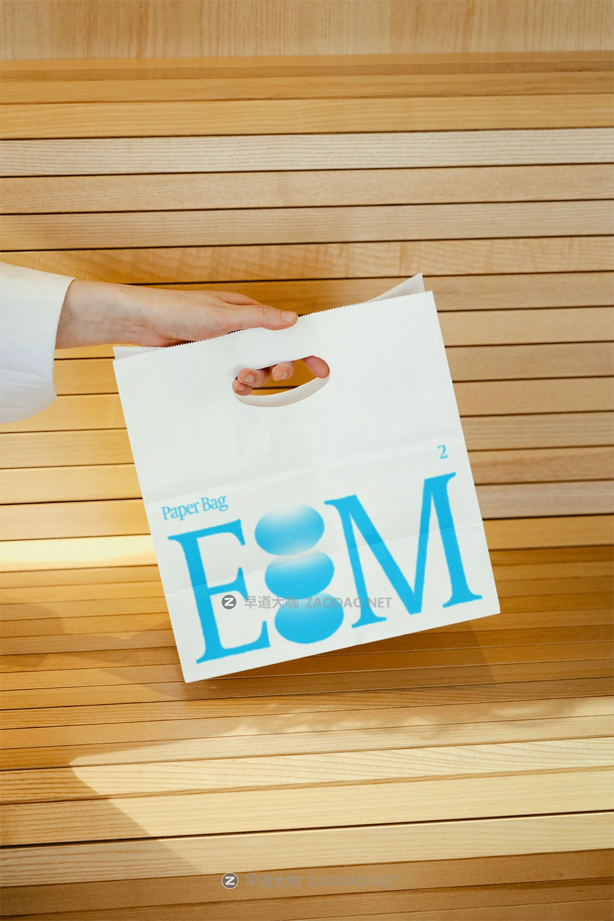 7款网红咖啡面包店品牌VI设计手提纸杯杯垫名片打包袋桌牌海报T恤展示贴图PSD样机模板 Scene Number Mockup – S#1 EOM Collection P3插图5 7款网红咖啡面包店品牌VI设计手提纸杯杯垫名片打包袋桌牌海报T恤展示贴图PSD样机模板 Scene Number Mockup – S#1 EOM Collection P3插图5