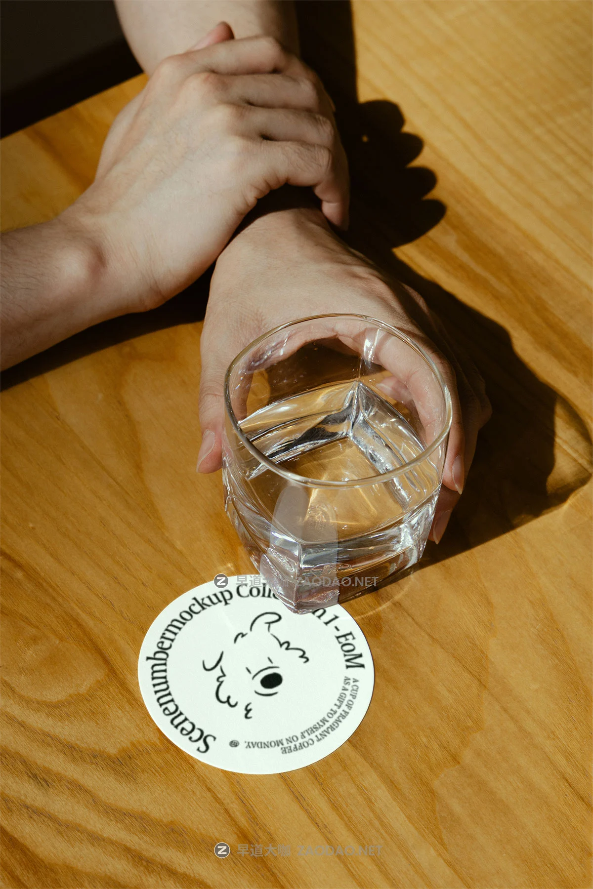 7款网红咖啡面包店品牌VI设计手提纸杯杯垫名片打包袋桌牌海报T恤展示贴图PSD样机模板 Scene Number Mockup – S#1 EOM Collection P3插图6 7款网红咖啡面包店品牌VI设计手提纸杯杯垫名片打包袋桌牌海报T恤展示贴图PSD样机模板 Scene Number Mockup – S#1 EOM Collection P3插图6