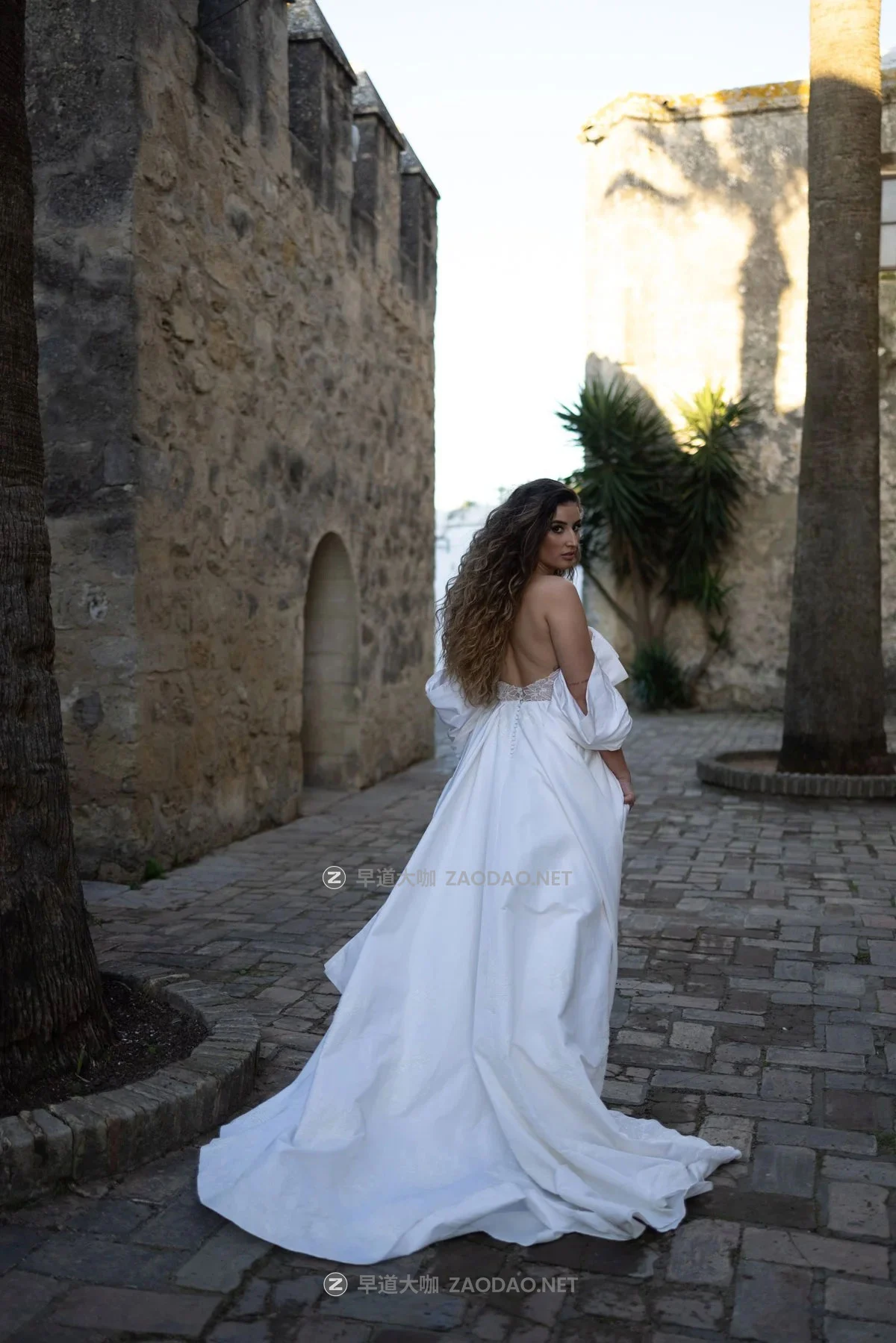 高级国外风RGB三原色琥珀橙森林绿风暴蓝户外结婚照人像摄影调色LR预设 Archipelago Quest 56 – RGB插图6 高级国外风RGB三原色琥珀橙森林绿风暴蓝户外结婚照人像摄影调色LR预设 Archipelago Quest 56 – RGB插图6