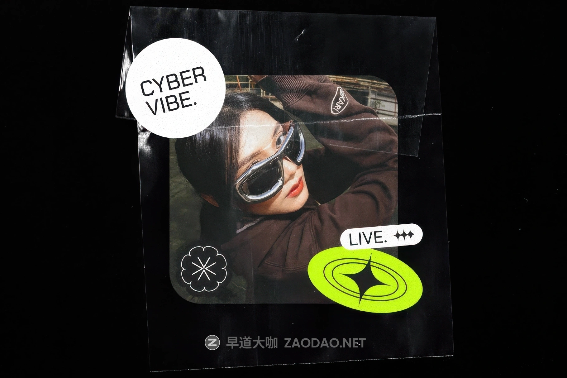 23款复古y2k千禧风全息渐变贴纸标签徽章设计ai矢量文件素材 Y2K Hologram Badge Stickers插图3 23款复古y2k千禧风全息渐变贴纸标签徽章设计ai矢量文件素材 Y2K Hologram Badge Stickers插图3