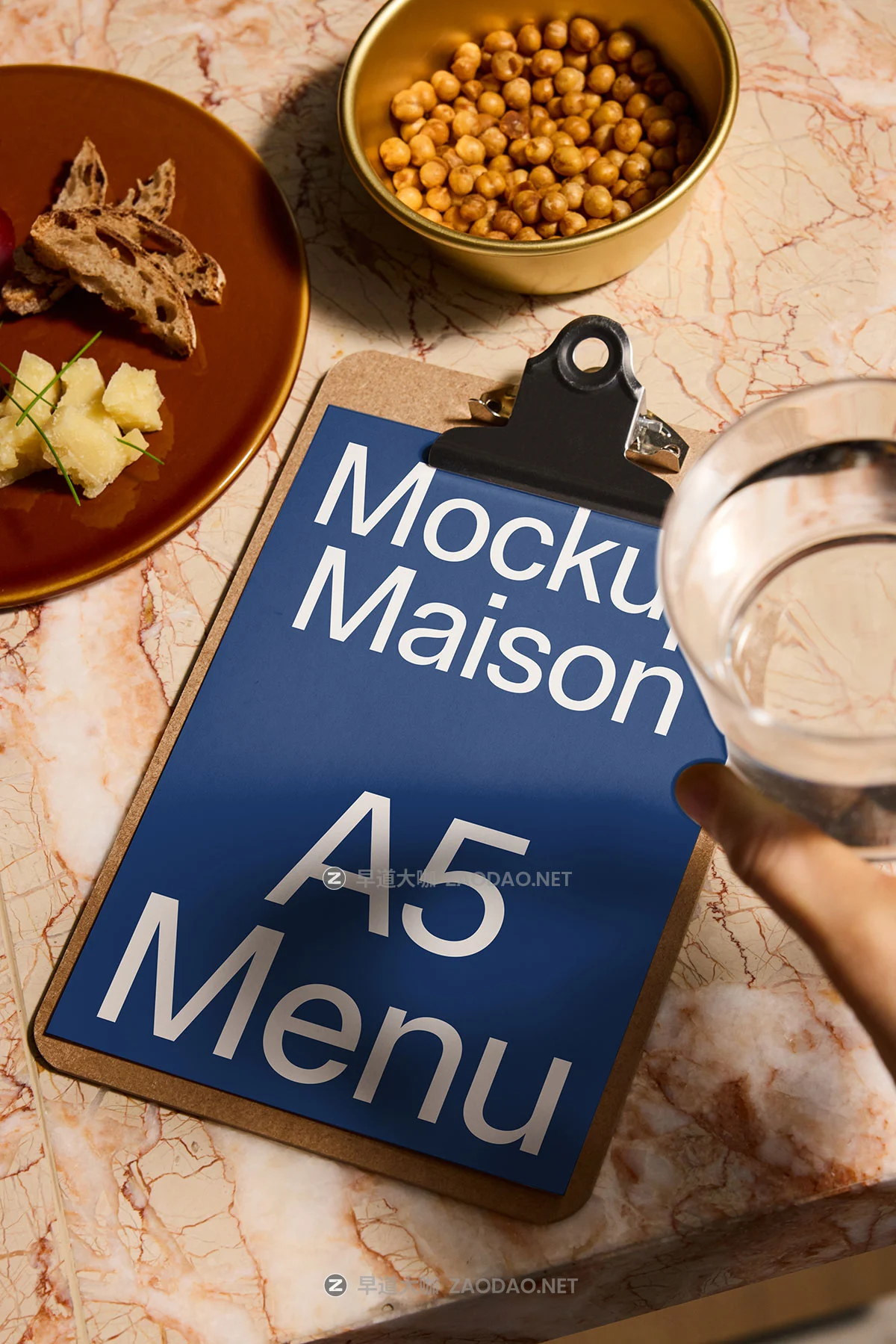 7款网红西餐面包咖啡店品牌vi设计手提袋纸杯菜单T恤杯垫火柴盒贴图psd样机 Mockup Maison – Bistro Collection P2插图2 7款网红西餐面包咖啡店品牌vi设计手提袋纸杯菜单T恤杯垫火柴盒贴图psd样机 Mockup Maison – Bistro Collection P2插图2