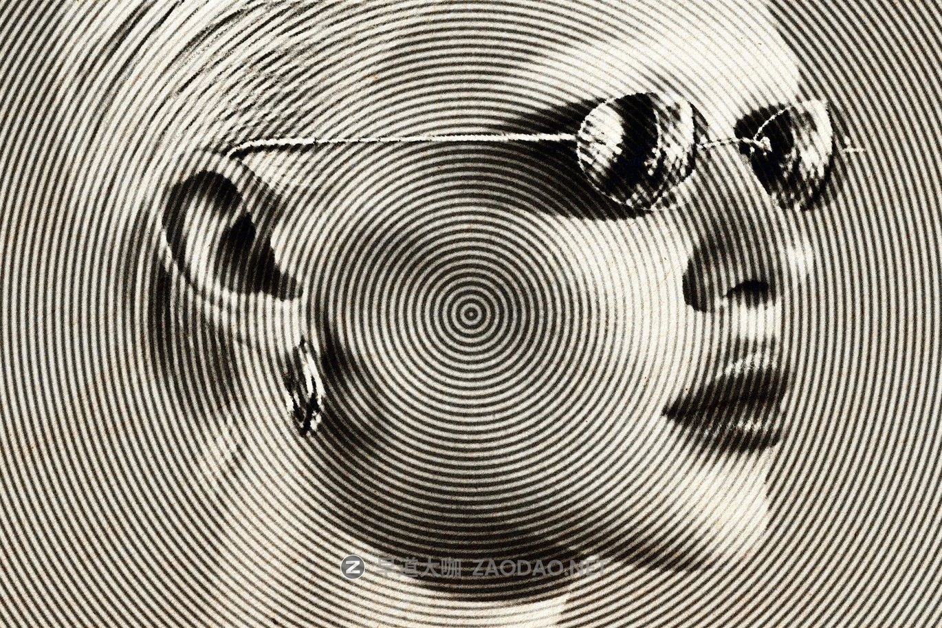 复古双色调圆形旋转照片效果ps特效滤镜样机 Circle Printing Effect插图5 复古双色调圆形旋转照片效果ps特效滤镜样机 Circle Printing Effect插图5