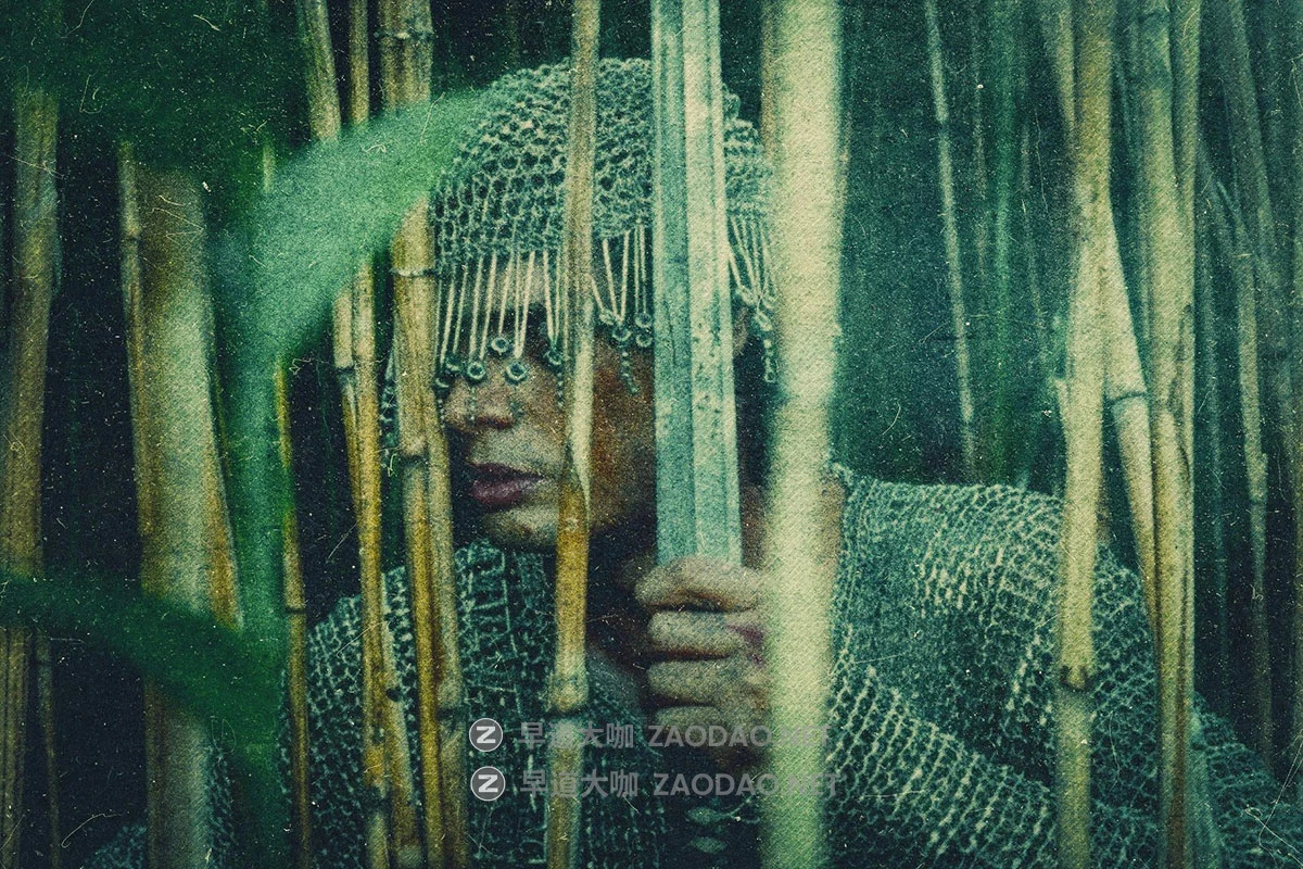 复古划痕灰尘颗粒感绿色调做旧氛围专辑封面海报人像图片效果ps特效样机 Antique Photo Effect插图4 复古划痕灰尘颗粒感绿色调做旧氛围专辑封面海报人像图片效果ps特效样机 Antique Photo Effect插图4