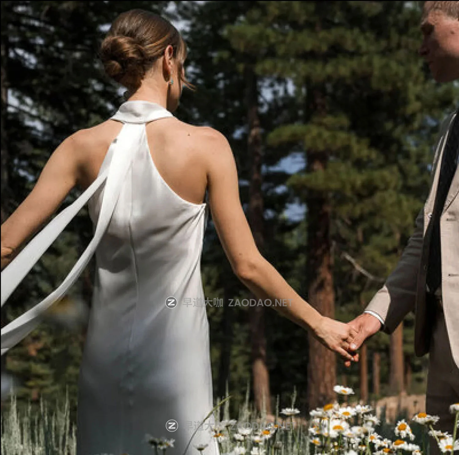 专业级奢华电影般复古美学橄榄棕色婚礼结婚照调色Lightroom预设 The Editorial Edit – Couture Profiles插图6 专业级奢华电影般复古美学橄榄棕色婚礼结婚照调色Lightroom预设 The Editorial Edit – Couture Profiles插图6