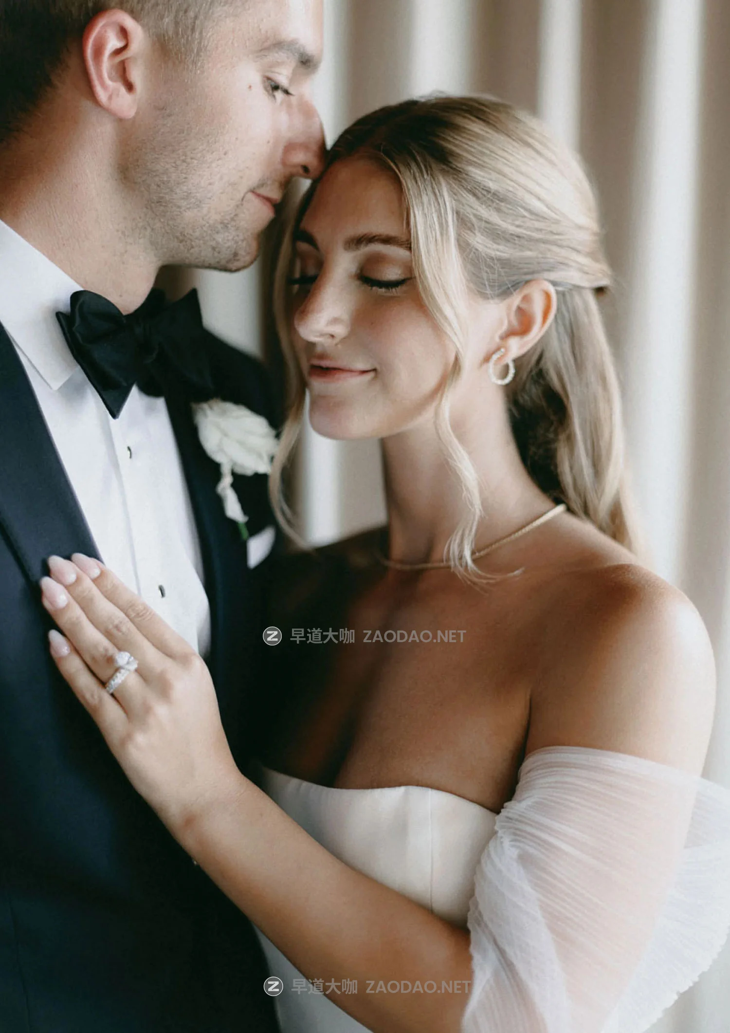 专业级奢华电影般复古美学橄榄棕色婚礼结婚照调色Lightroom预设 The Editorial Edit – Couture Profiles插图4 专业级奢华电影般复古美学橄榄棕色婚礼结婚照调色Lightroom预设 The Editorial Edit – Couture Profiles插图4