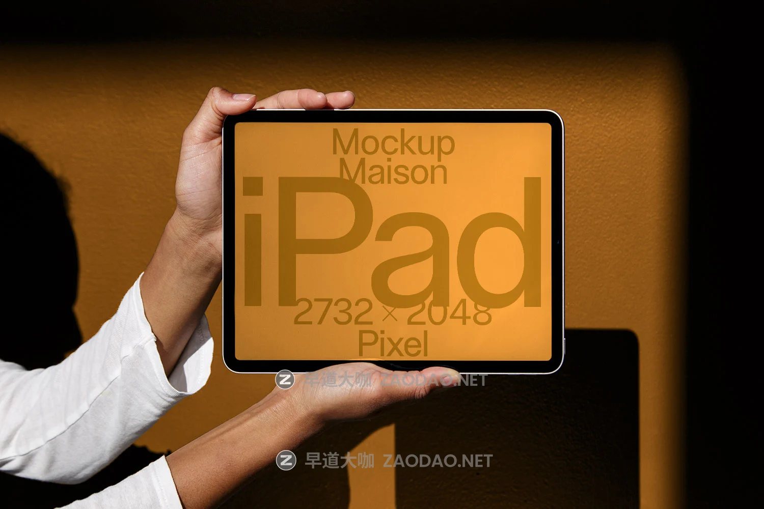 8款小众iPad平板iPhone手机MacBook电脑ui贴图ps效果图样机mockup模板素材 Mockup.Maison – E Collection P4插图2 8款小众iPad平板iPhone手机MacBook电脑ui贴图ps效果图样机mockup模板素材 Mockup.Maison – E Collection P4插图2