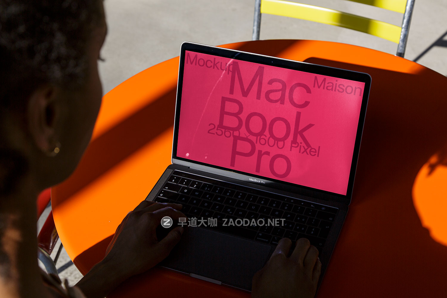 8款小众iPad平板iPhone手机MacBook电脑ui贴图ps效果图样机mockup模板素材 Mockup.Maison – E Collection P4插图7 8款小众iPad平板iPhone手机MacBook电脑ui贴图ps效果图样机mockup模板素材 Mockup.Maison – E Collection P4插图7