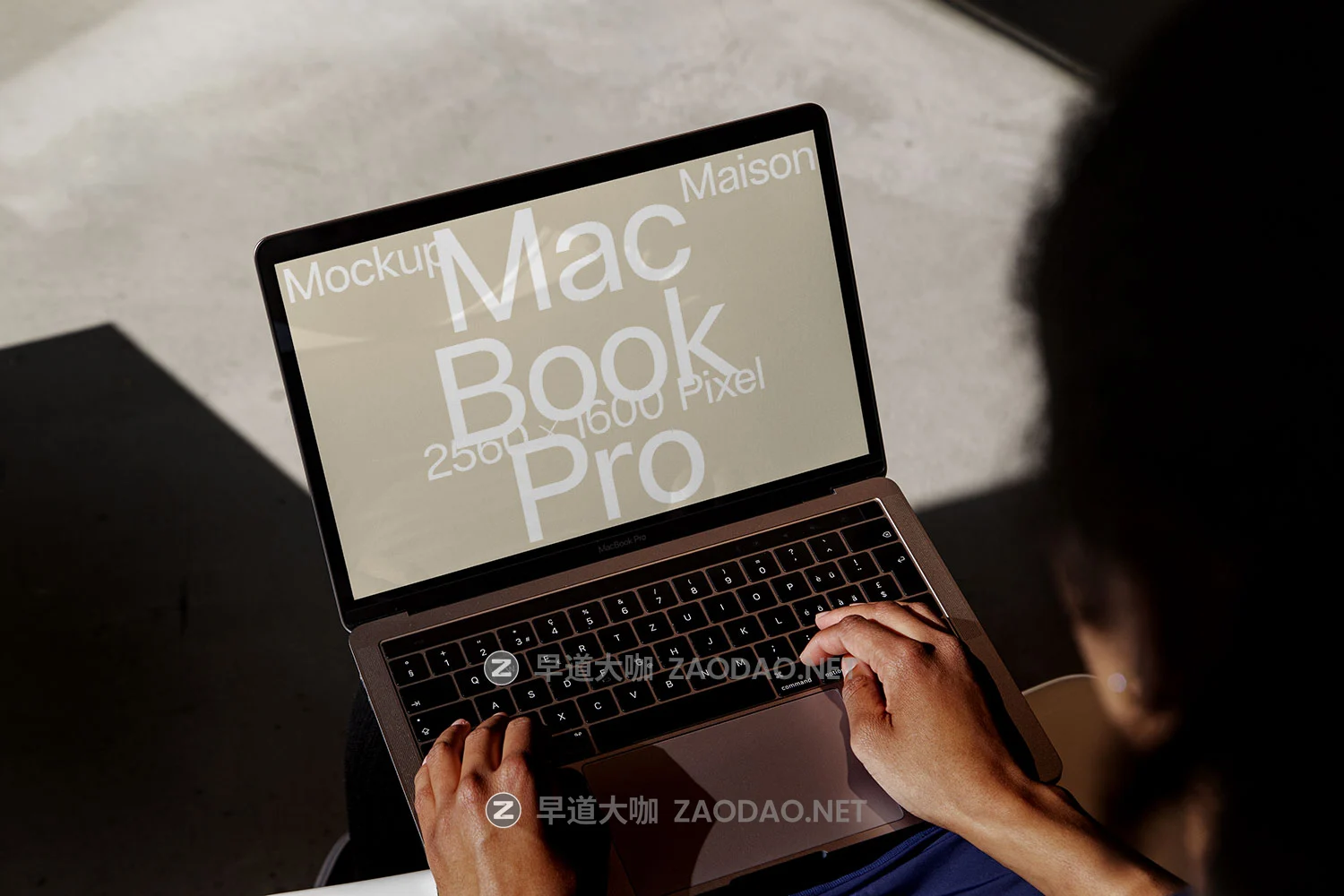 8款小众iPad平板iPhone手机MacBook电脑ui贴图ps效果图样机mockup模板素材 Mockup.Maison – E Collection P4插图8 8款小众iPad平板iPhone手机MacBook电脑ui贴图ps效果图样机mockup模板素材 Mockup.Maison – E Collection P4插图8
