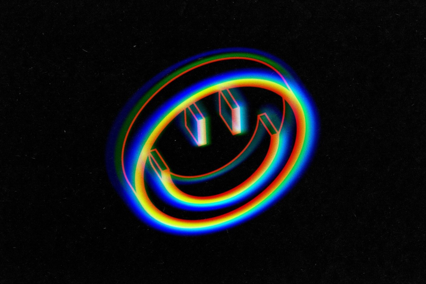 潮流复古迷幻Y2K故障错位标题logo文字设计ps特效样机 RGB Glow Text Effect插图3 潮流复古迷幻Y2K故障错位标题logo文字设计ps特效样机 RGB Glow Text Effect插图3