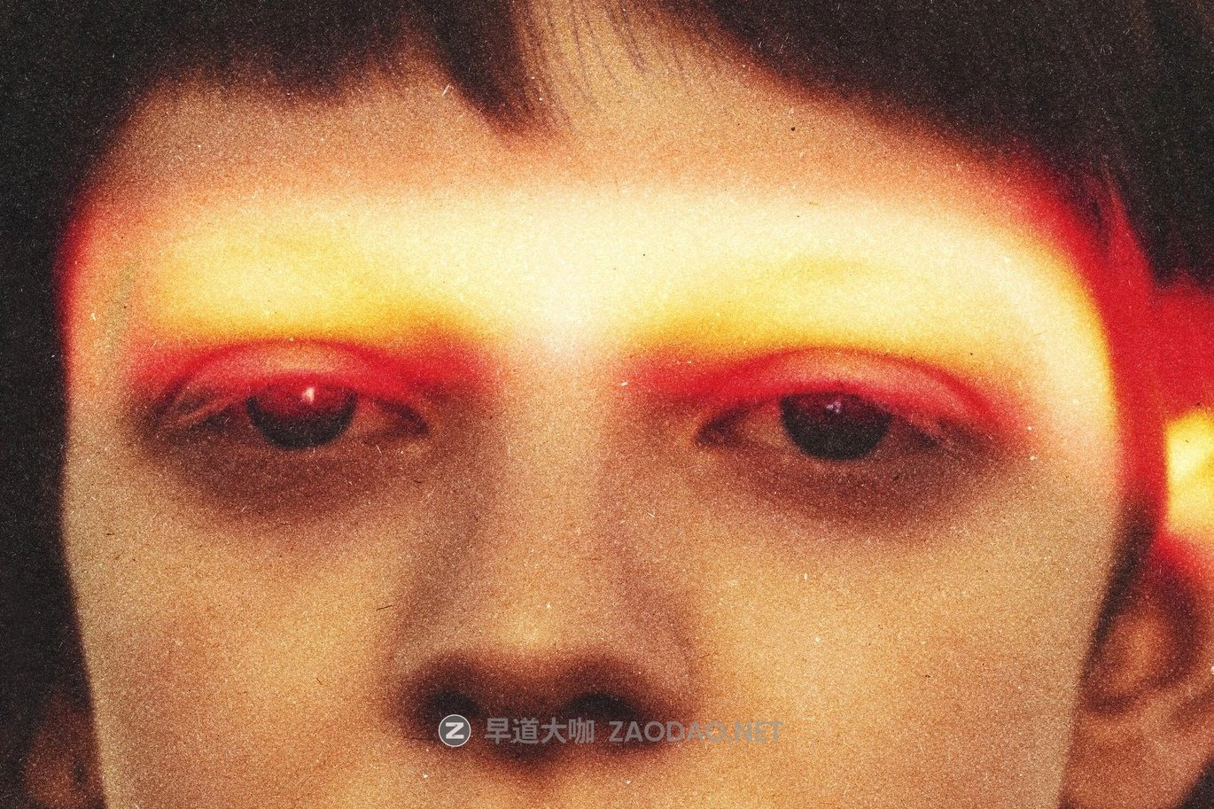 复古暖色调模糊颗粒电影海报效果ps特效滤镜样机 1985 Camera Blur Photo Effect插图1 复古暖色调模糊颗粒电影海报效果ps特效滤镜样机 1985 Camera Blur Photo Effect插图1